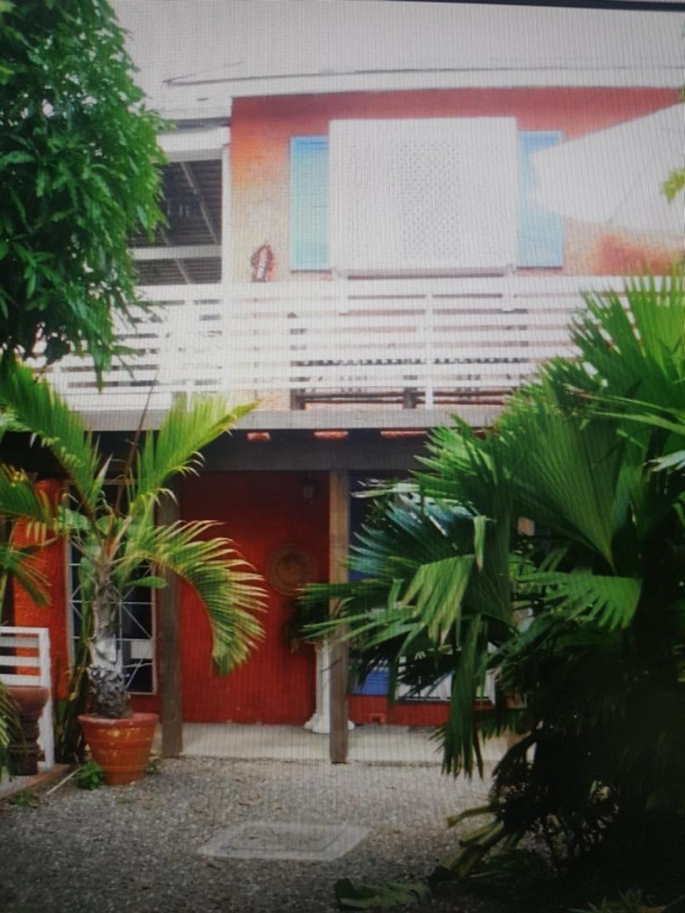 Mikuzi Hotel Kingston Kültér fotó