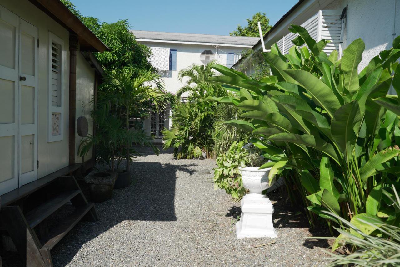 Mikuzi Hotel Kingston Kültér fotó
